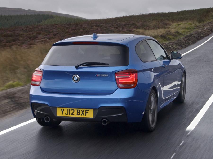  BMW M135i 3-Door 2012 года  (UK) (фото 10 из 11)